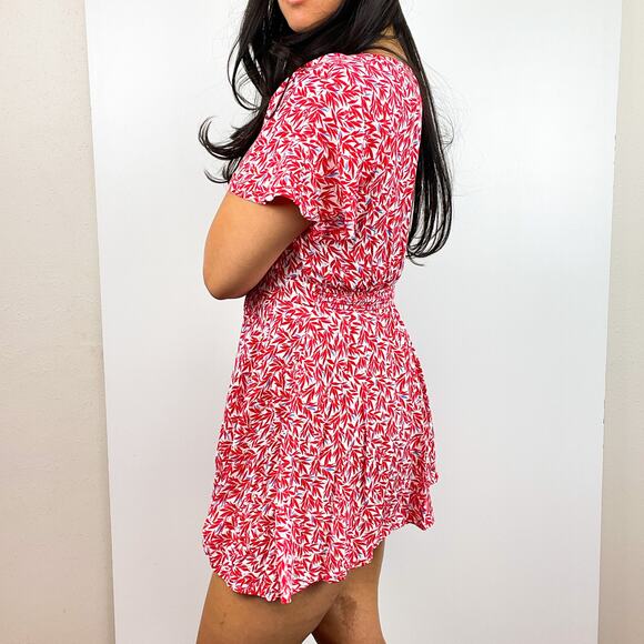 Lulus Size XS Tie Front Romper Shorts Flutter Red Leaves Print - Picture 7 of 11